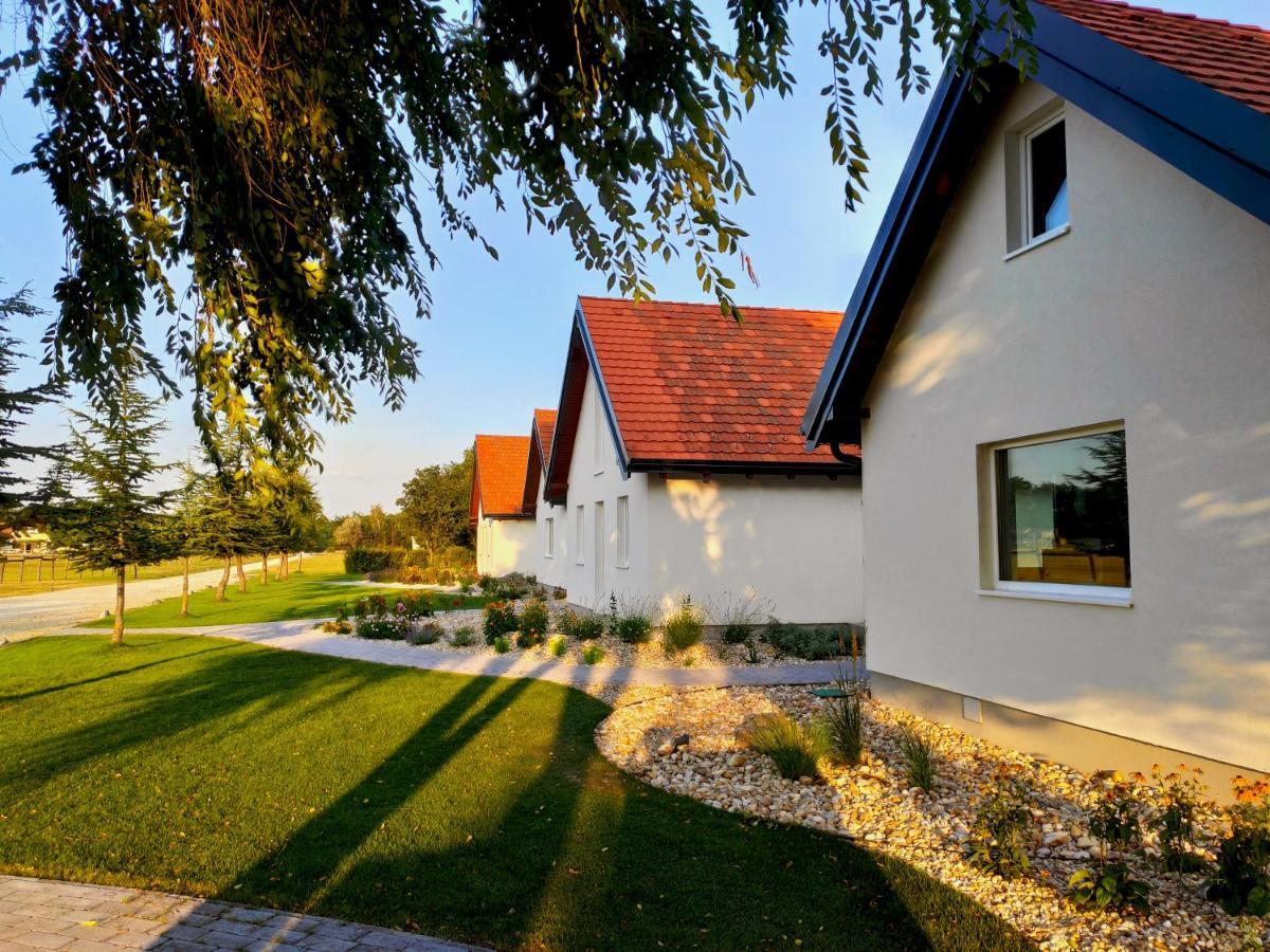 Ugo Apartman Halászi Zewnętrze zdjęcie
