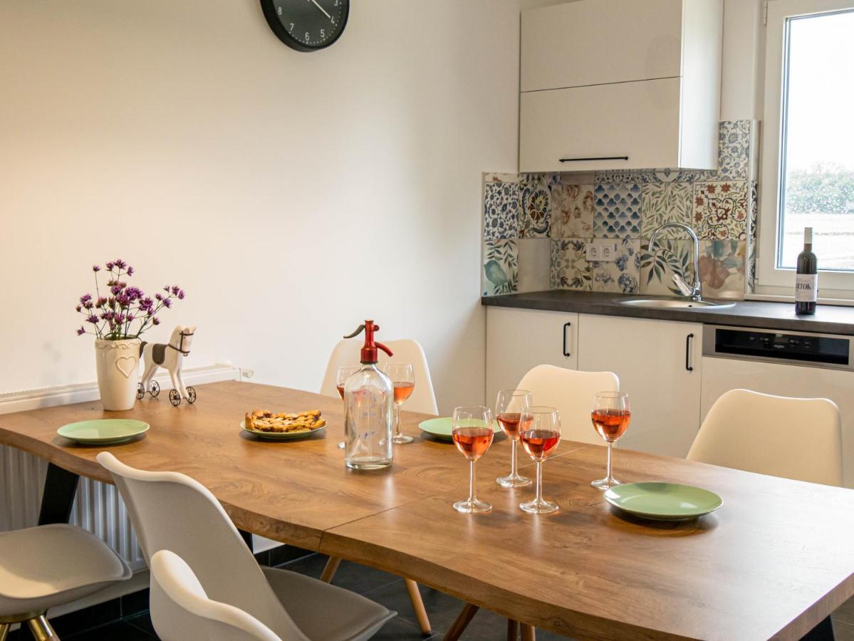 Ugo Apartman Halászi Zewnętrze zdjęcie