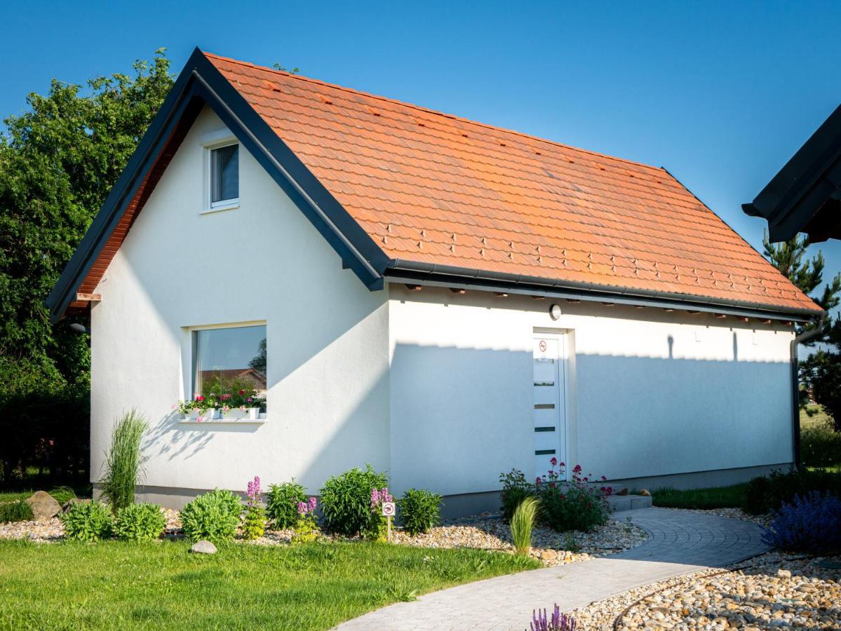 Ugo Apartman Halászi Zewnętrze zdjęcie